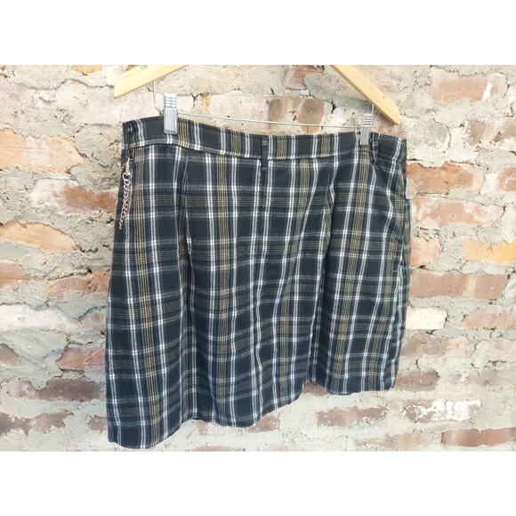 Forever 21+ Womens Mini Skirt Size 2X Black Plaid Punk Grunge Chain - Picture 2 of 3